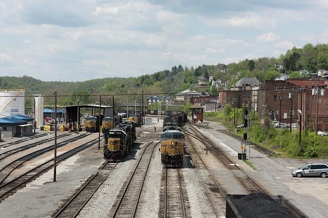 Photo:Grafton West Virginia B&O Railroad Rail Yard 2015 CSX Trains