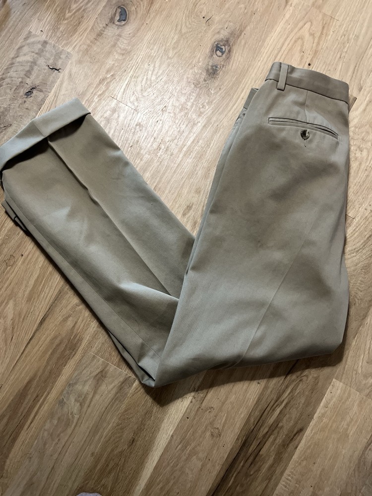 Eddie Bauer Khaki’s Size 30