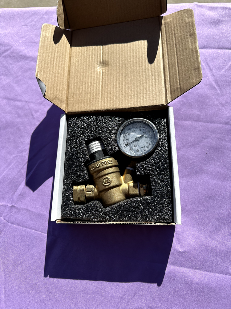 RV Water Pressure Regulator Valve Brass Lead-Free Adjustable Pressure 1/2