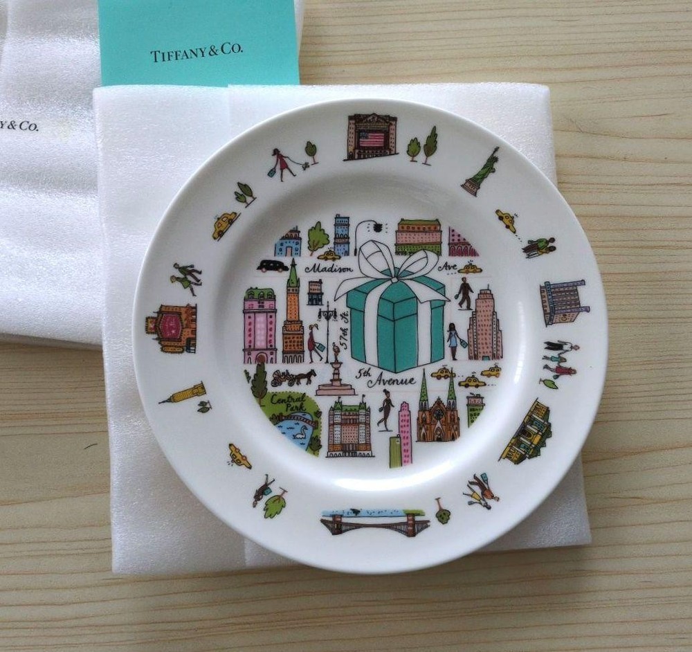 Tiffany & Co. 5th Avenue Porcelain Plates Set of 2 New in Box