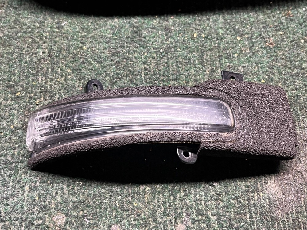 2018 Mitsubishi Outlander PHEV GT Right Hand Door Mirror TURN SIGNAL