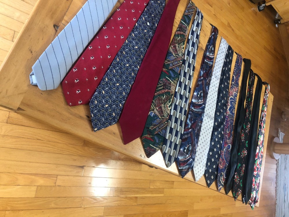 lot of 14 men's neckties Geofrey Beene, Molecular. Bellini and others