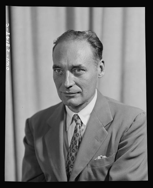 Photo:Portrait Man Suit Tie 1930s 1940s Studio Headshot