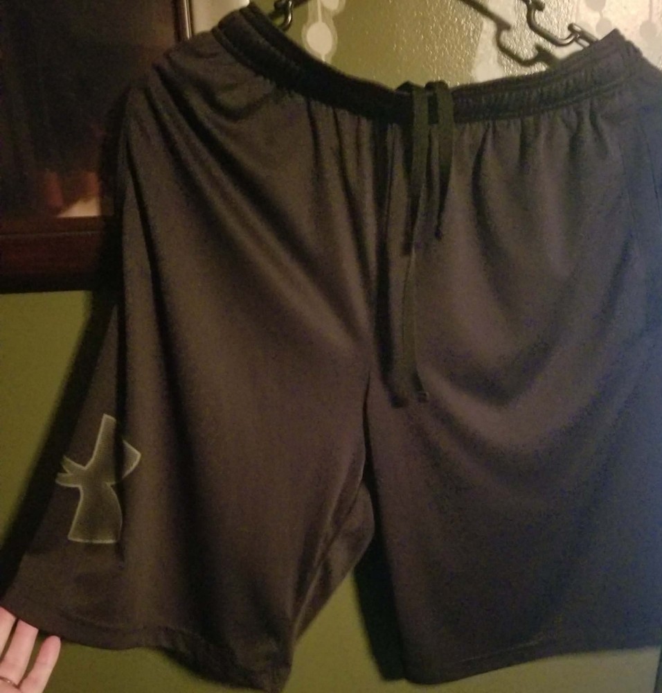 Under Armour Men's Athletic Mesh Shorts Size M Black Drawstring