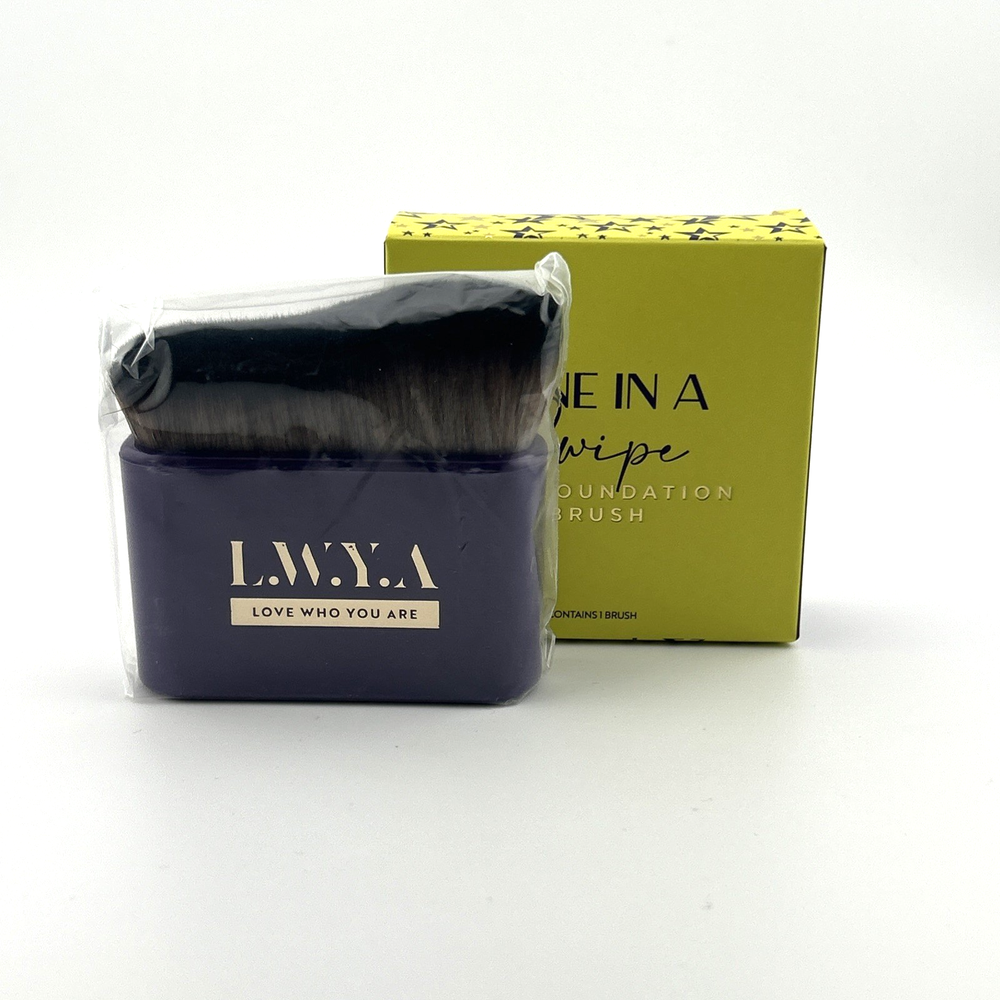 LWYA Gone in a Swipe Pro Foundation Brush New Sealed
