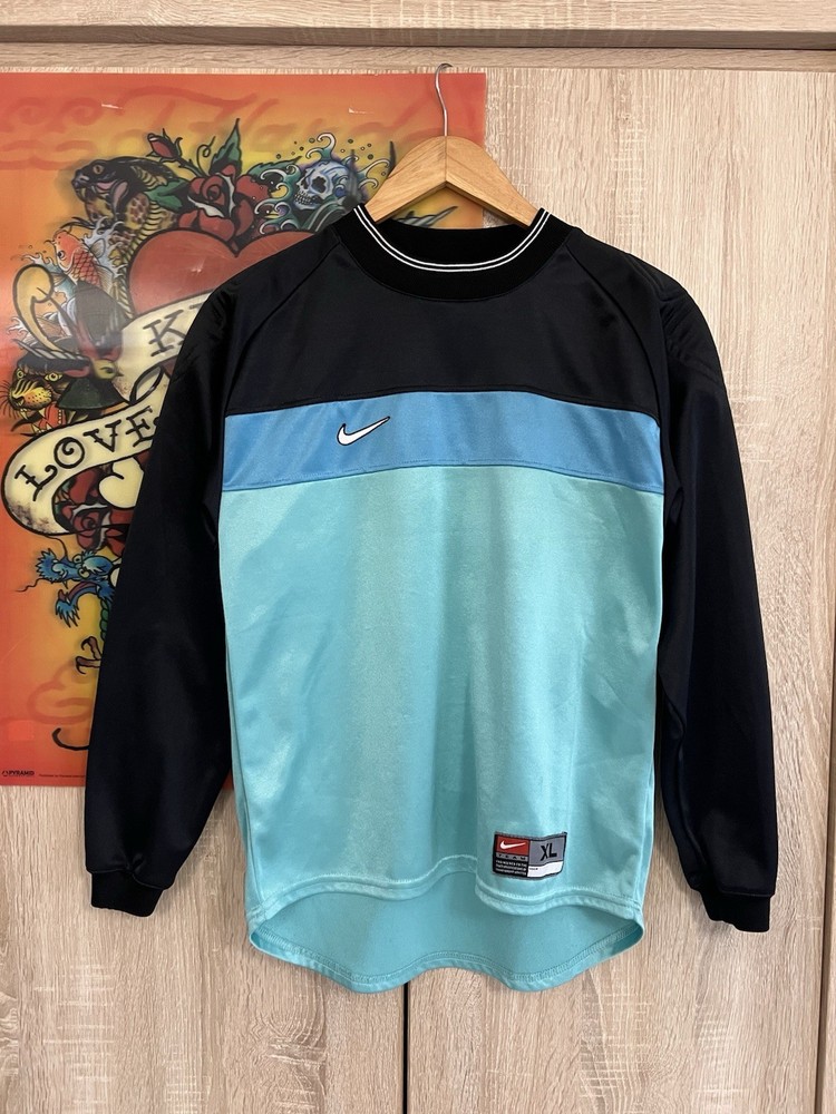 VTG 90s Nike Goalkeeper Tonal Soccer Jersey