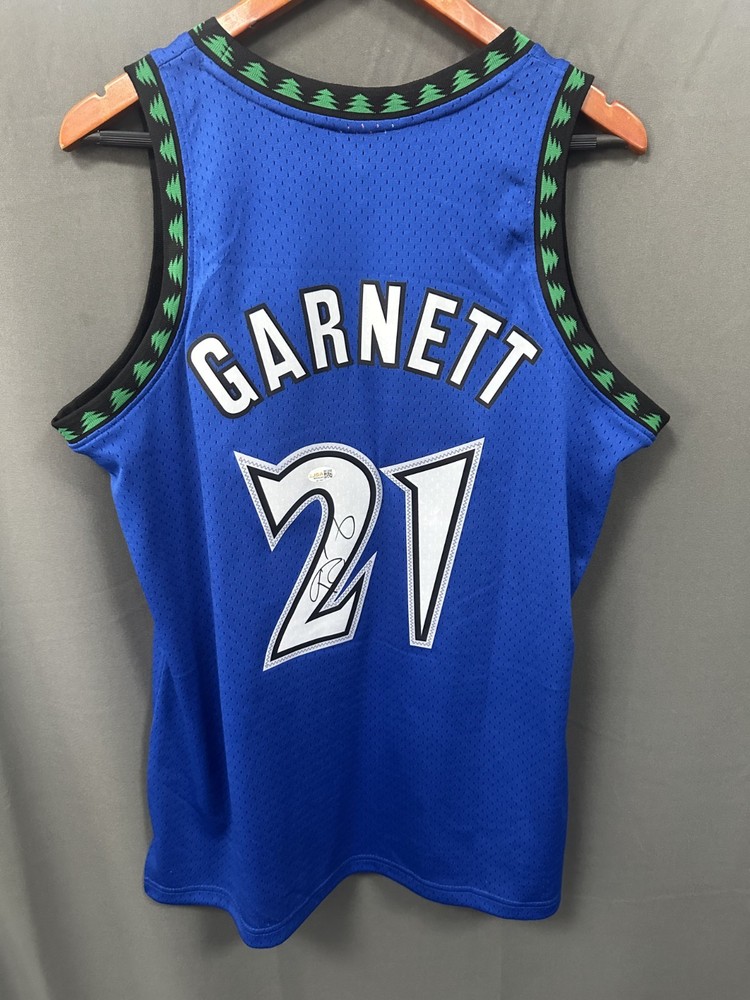 Kevin Garnett HOF Signed Minnesota Timberwolves Jersey AUTO JSA Sz LPROBSTEIN is actively accepting consignments !!