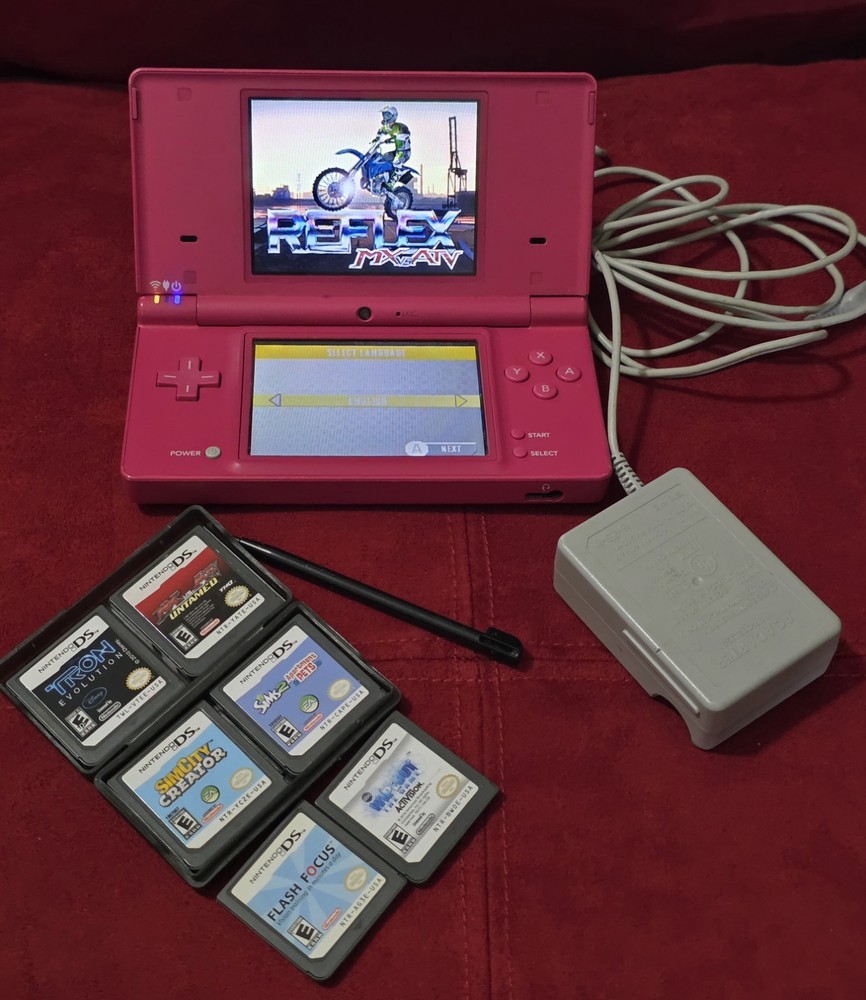 Nintendo DSi Bundle- 7 Games - Charger - Game Case - Working