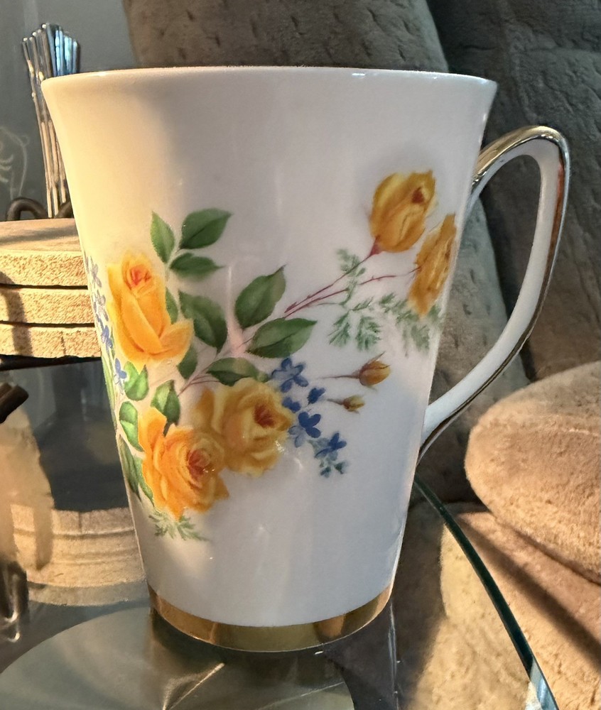 Vintage Royal Victoria Fine Bone China Mug With Gold Accents Made In England