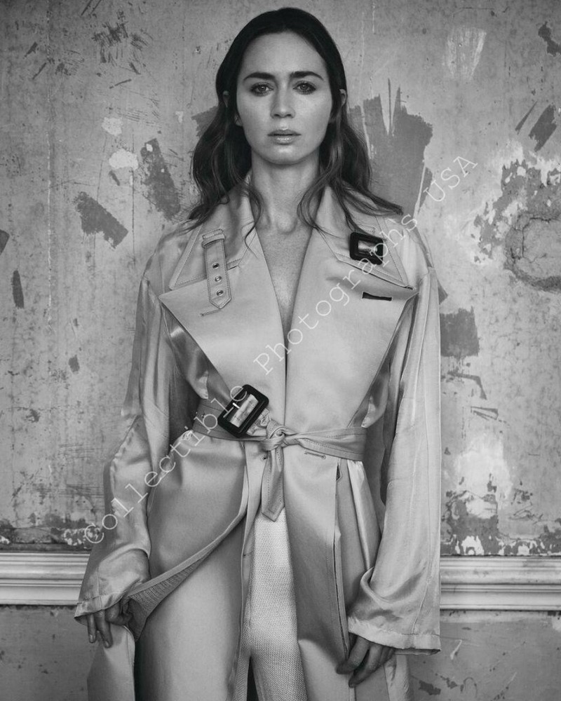 Actress Emily Blunt (8x10 inch) Celebrity Collectible Photograph 7971
