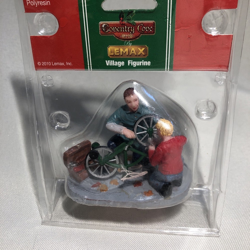 Lemax 2010 Retired Father And Son Fix-It Coventry Cove Figure 02826 Old Stock
