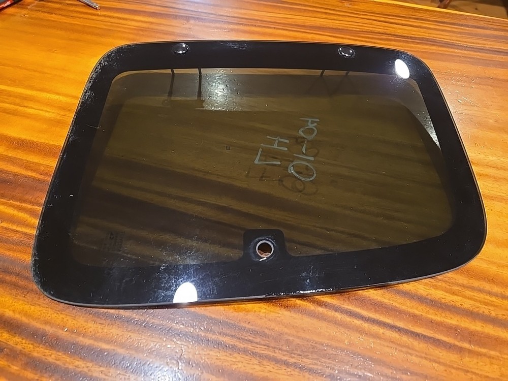2001-2004 Toyota Tacoma Extra Cab LH Driver Side Rear Window Glass OEM P7682B220