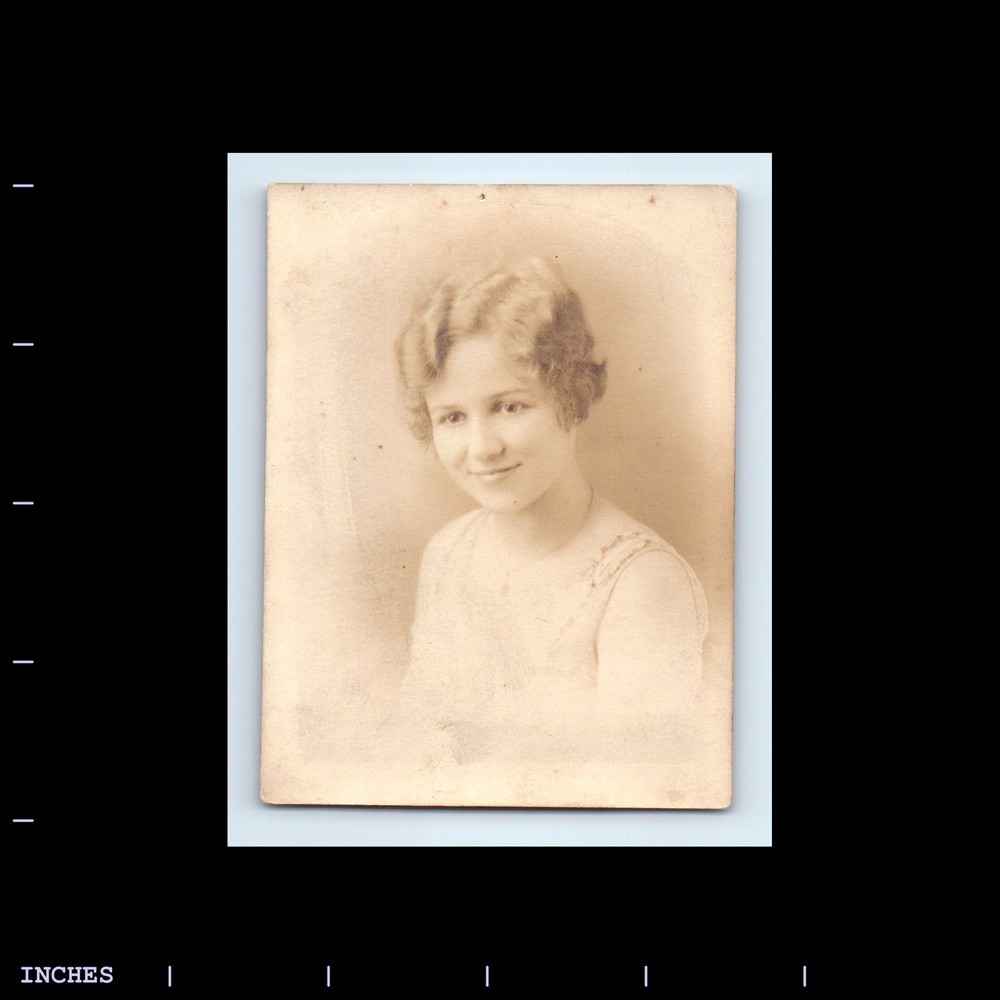 Vintage Photo SOLO FORMAL PORTRAIT OF WOMAN SMILING