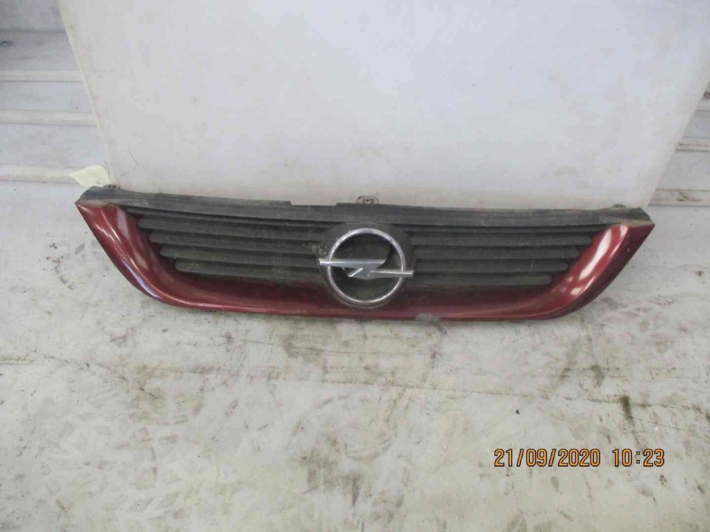 Opel Vectra B Sedan Grille 90540318