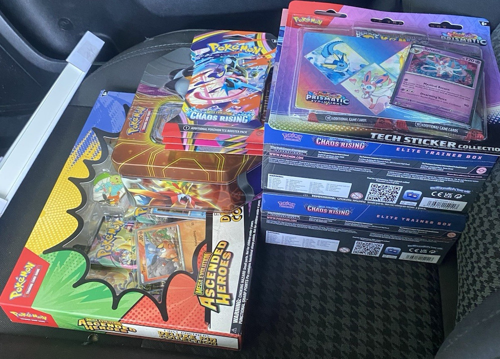Pokémon TCG BUNDLE! (CHAOS RISING ELITE TRAINER BOX + MORE!!) 17 PACKS TOTAL!!!!