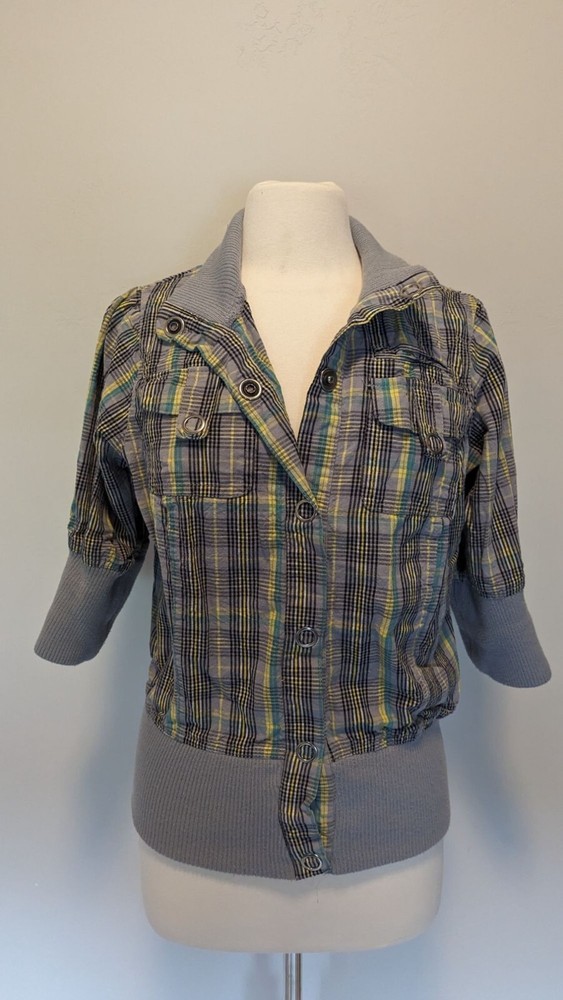 Miss Lili 1X Plaid Knit Collared Pocket Sleeve Top