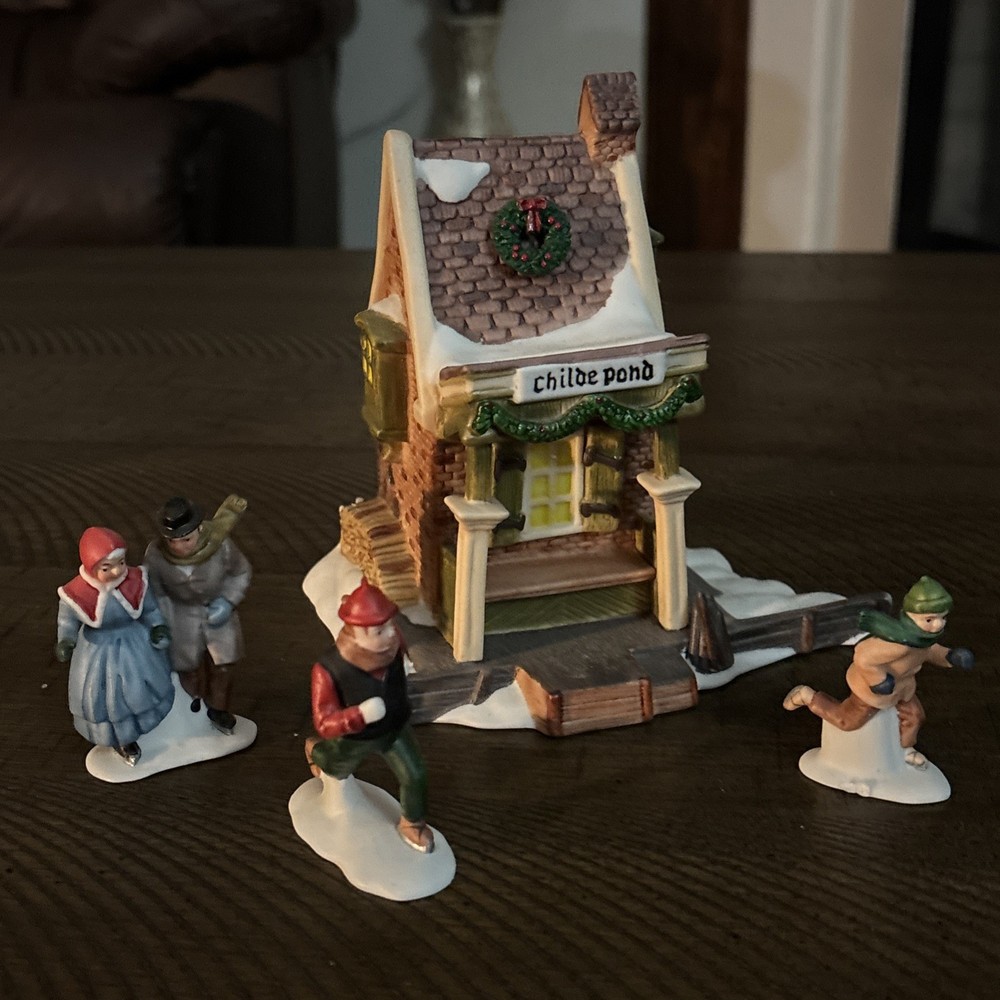 Dept 56 Heritage Village Childe Pond & Skaters Set of 4 #59030 Mint Condition