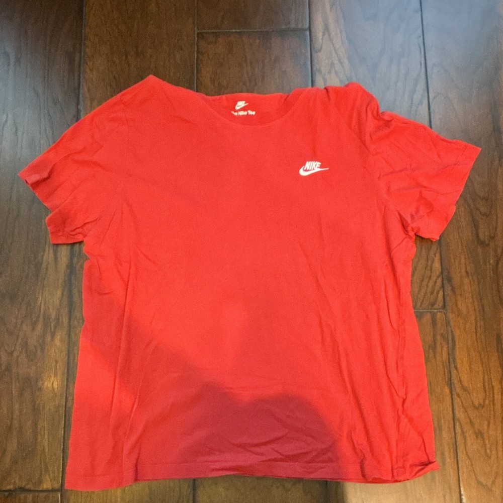 Nike The Nike Tee Men's XL Red Solid Crew Neck Short Sleeve Logo T-Shirt