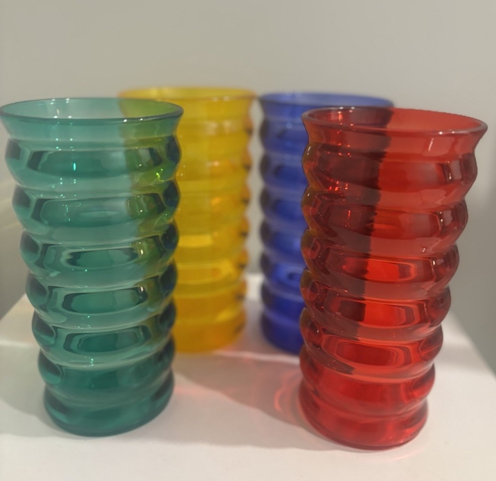Set Of 4 Acrylic Spiral Tumblers Jeweltone 22 Ounce Assorted Colors Ribbed Style