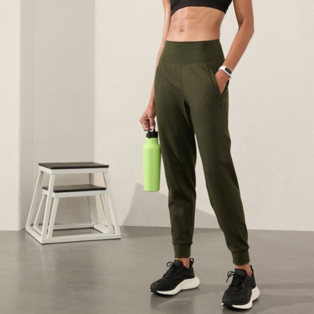 Athleta Unstoppable High Rise Fleece Lined Jogger Aspen Olive - XS