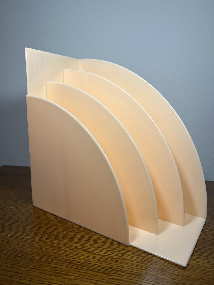 CRAYONNE RETRO VINYL LP RECORD MAGAZINE RACK STAND PLASTIC Peachy Pink MCM