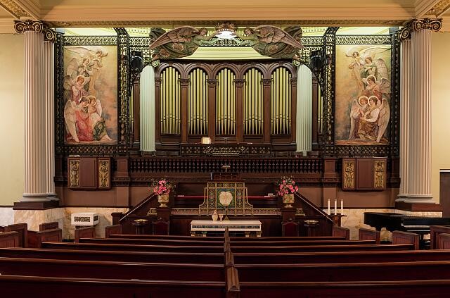 Photo:Sanctuary of the First Presbyterian Church in Orange, Texas