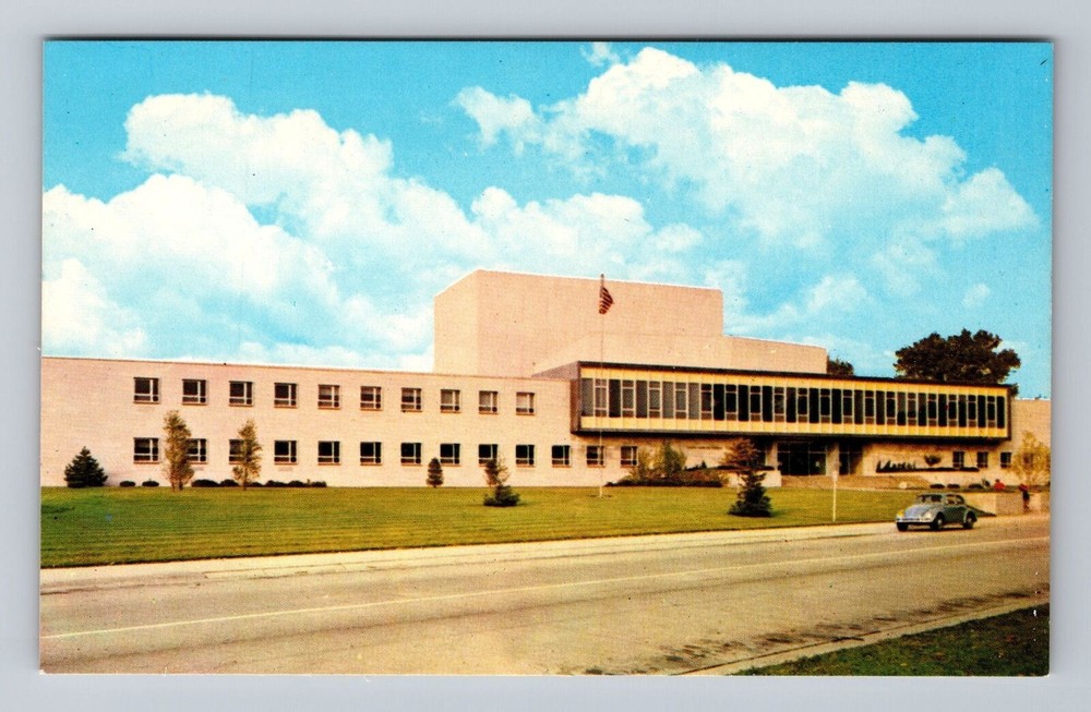 Indiana IN South Bend University Of Indiana North Shore Drive Vintage Postcard