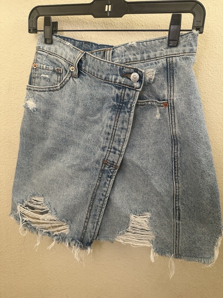 Free People Distressed Denim Mini Skirt Blue Frayed Hem Button Size 25