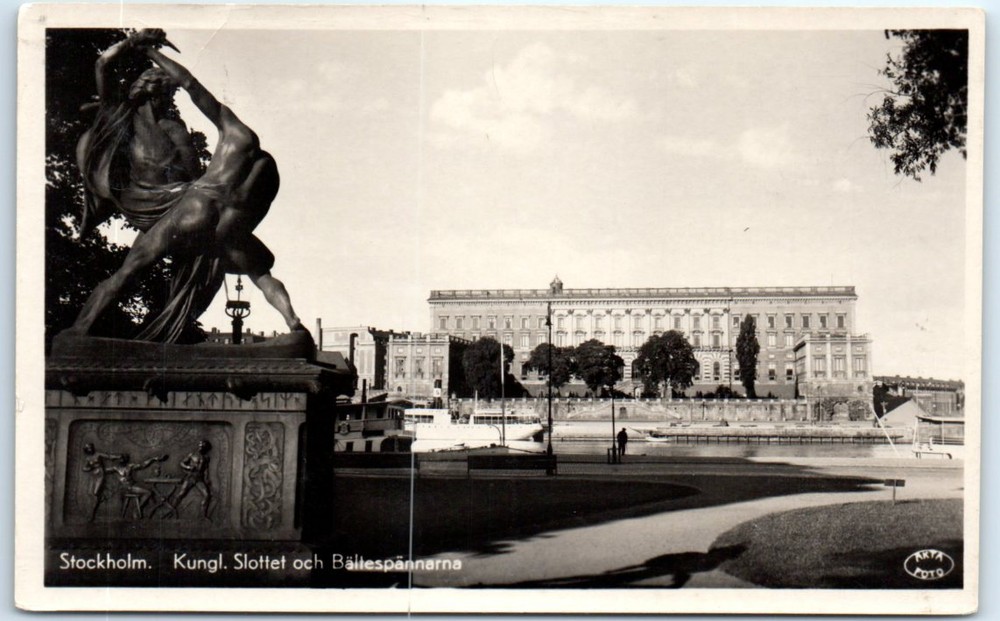 Postcard - The Royal Palace (Kungliga slottet), Stockholm, Sweden
