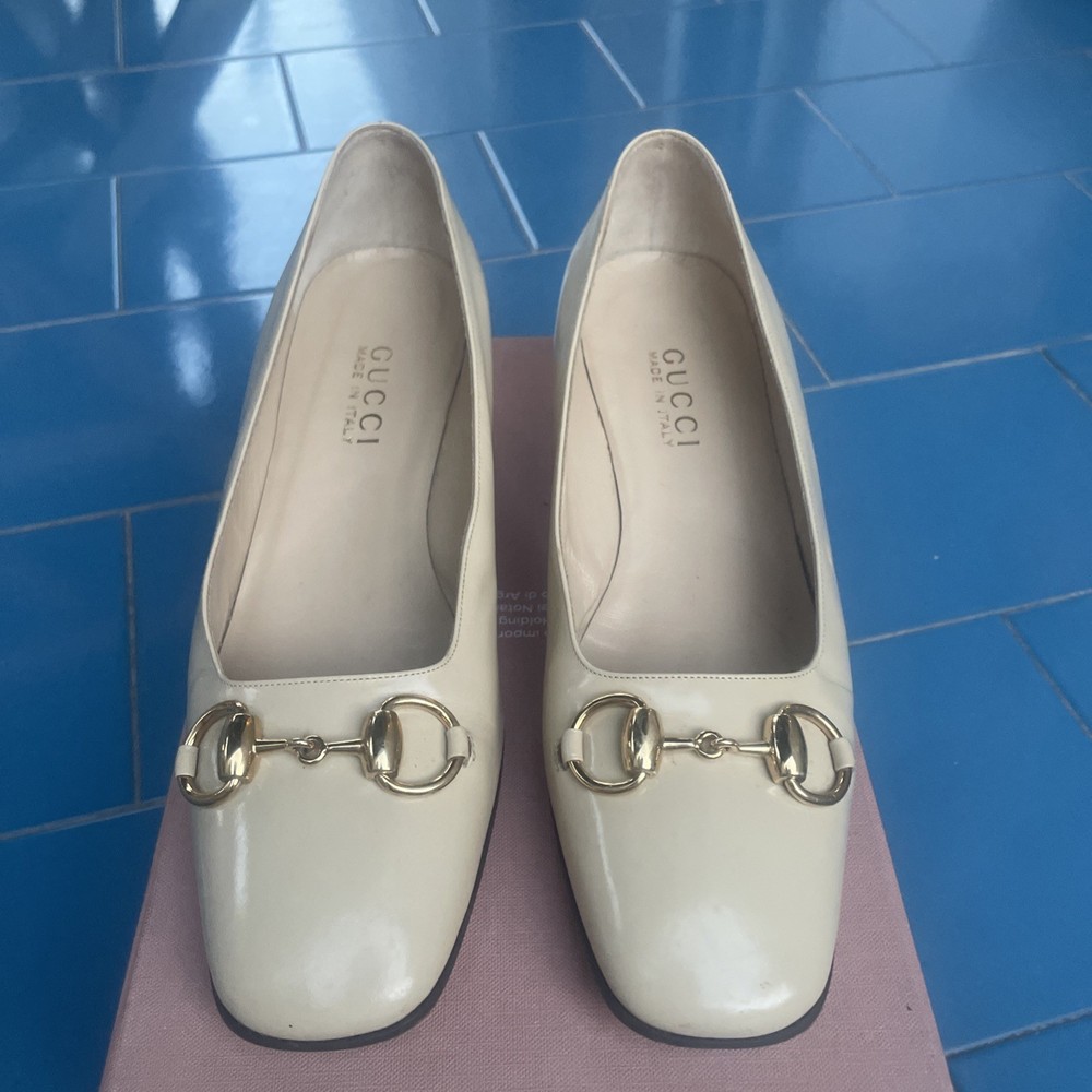GUCCI 90s Ivory Leather Horsebit Heel Pumps