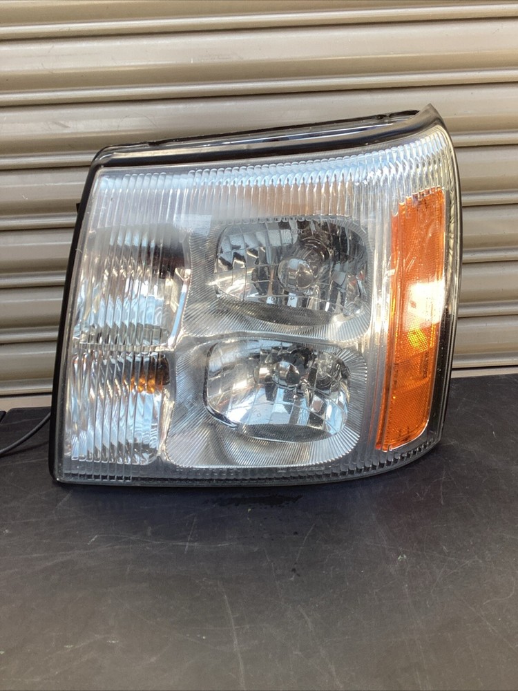 2002 2003 2004 2005 2006 CADILLAC ESCALADE LEFT HEADLIGHT OEM