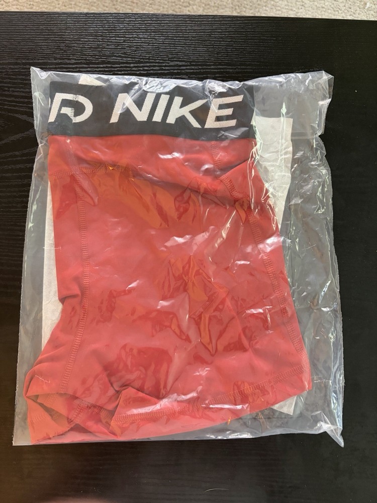 Women’s Nike Pro 3” Short Red New Medium