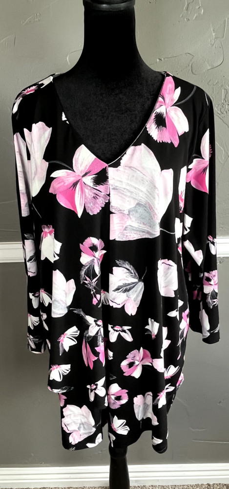 Alfani Women's Top Size 2X Liquid Knit Black with Floral Patterns Top