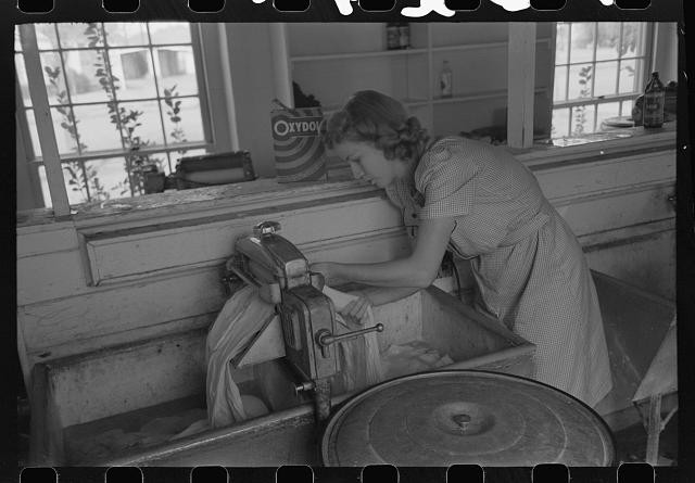 Photo:Phoenix Arizona 1942 Washday Camelback Farms FSA Laundry Woman