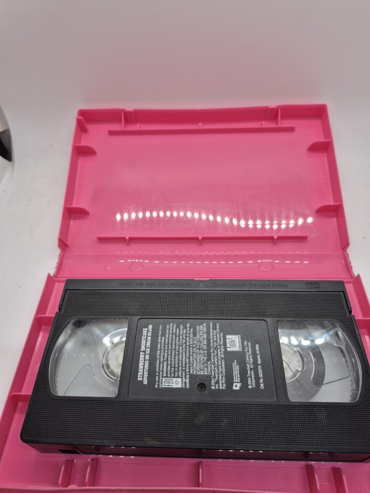 Strawberry Shortcake - Adventures on Ice Cream Island (VHS, 2004)
