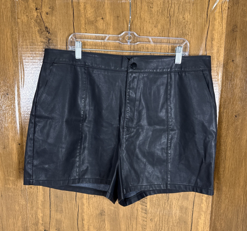Fashion Nova Women's Size 1XL Black Shorts Callie High Rise