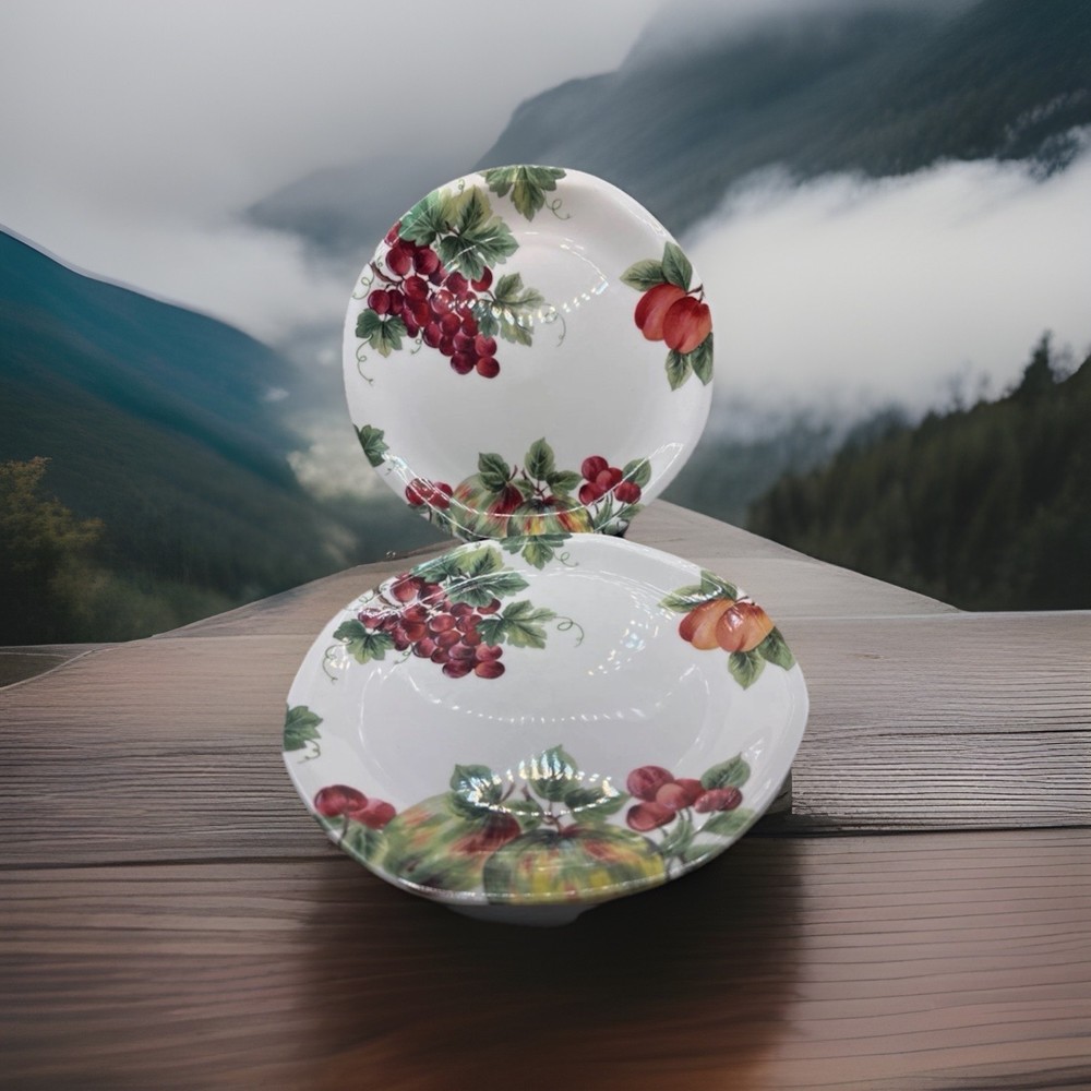 Vintage Royal Doulton Everyday Vintage Grape Dinner Plates 10.5”  Set Of 2