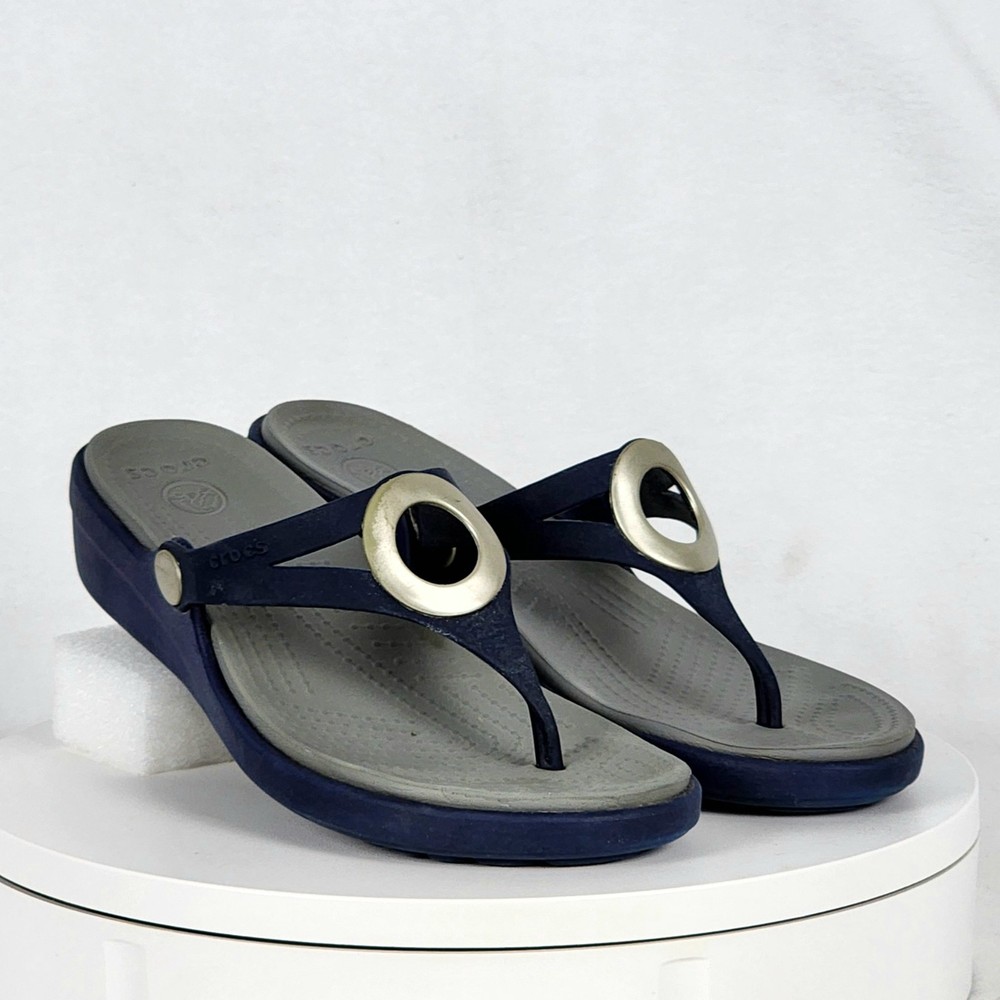 Crocs Sanrah Circle Thong Blue/Grey Sandals (Wear on Metal Circle) Women's 7