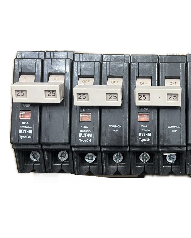 Lot Of 3 NEW EATON CUTLER HAMMER  CHF225 Circuit Breaker 2 Pole 25 Amp 120/240 V