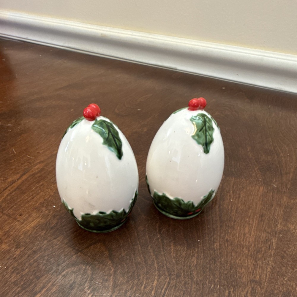 Ceramic Egg-Shaped Christmas Holly Salt & Pepper Shakers White Red Green