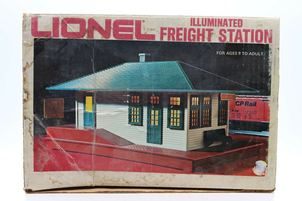 Lionel O Gauge 6-2133 Passenger Freight Station Accessory with Lights and Long Wiring