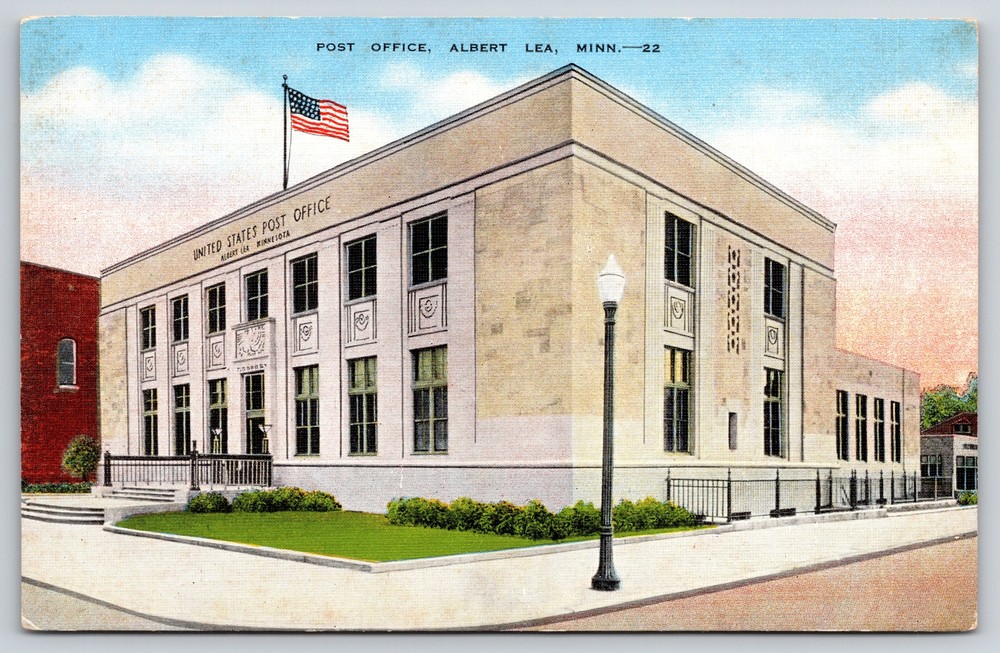 Albert Lea Minnesota~Post Office Bldg Street View~EC Kropp Co~Vintage Linen PC