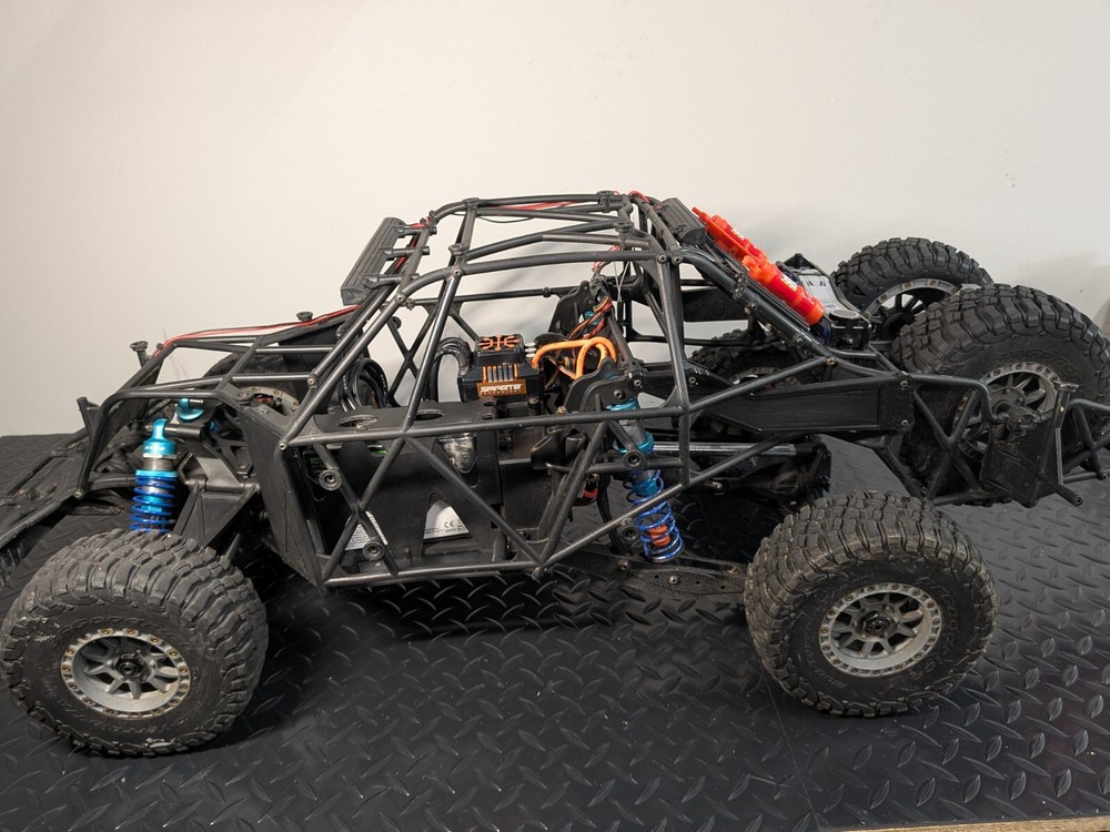 Losi Super Baja Rey - Rear Roll Cage Support