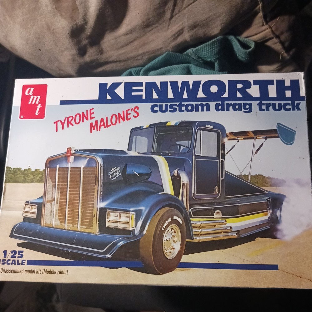 AMT Kenworth Tyrone Malone's Custom Drag Truck 1:25 Scale  Model Kit