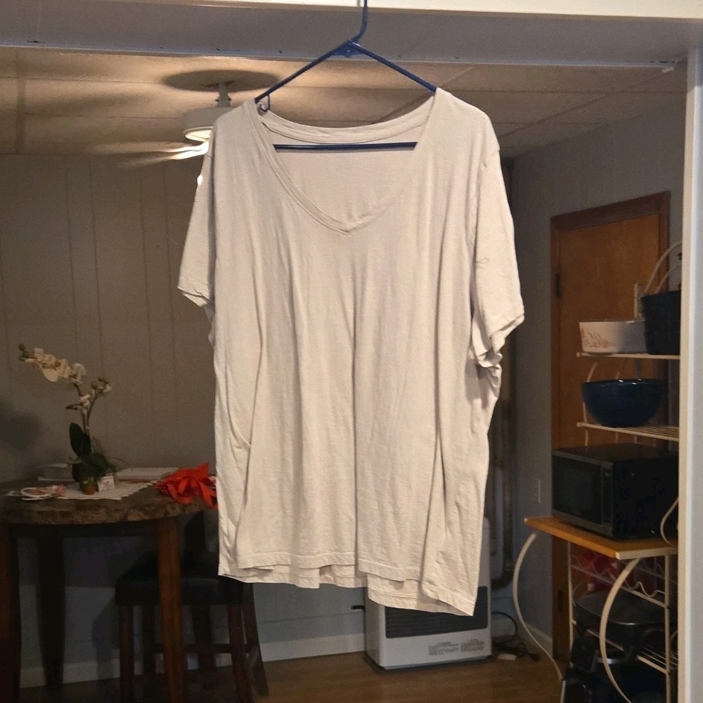Architect Women’s Plus 2XL Solid White V-Neck Short Sleeve Pullover Tee
