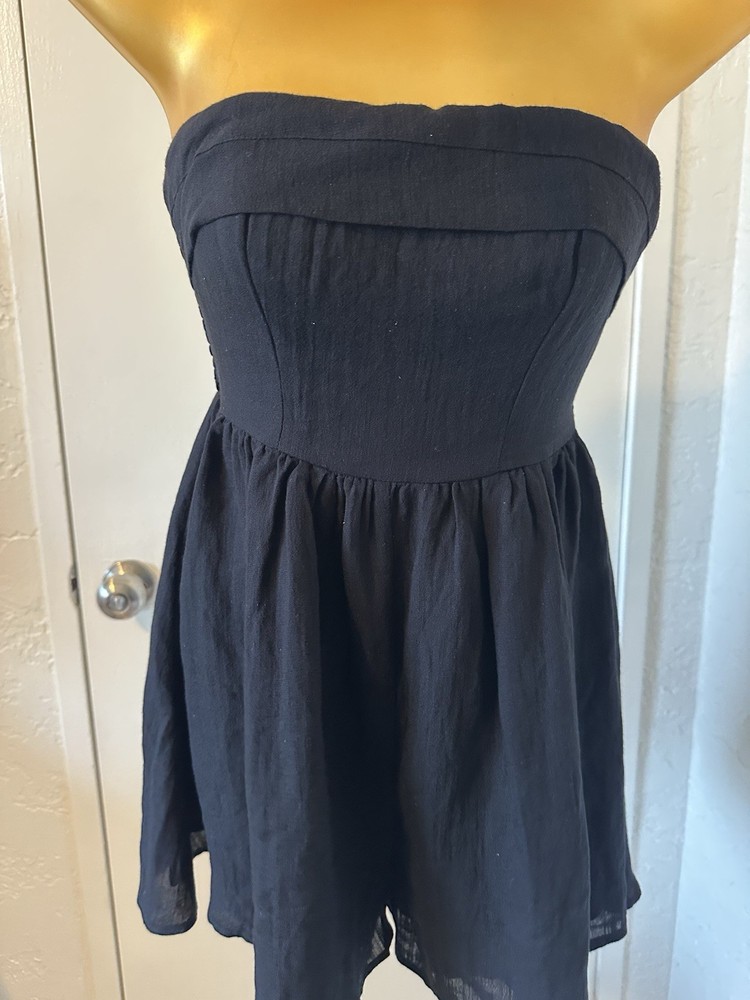 princess polly black romper strapless Fits Women’s Small