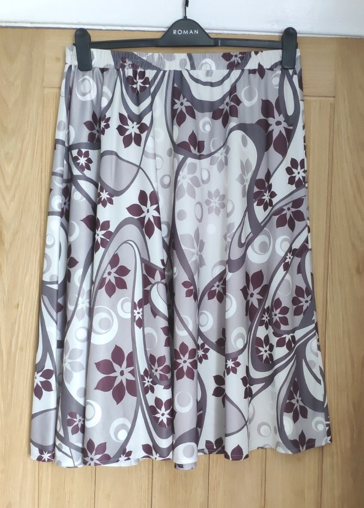 Grey Floral Print Midi Skirt UK Size 16 Women's Fashion