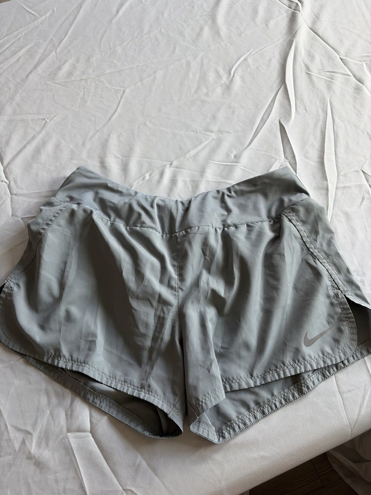 Nike Women’s Gray Athletic Activewear Shorts S Woven Polyester Drawstring