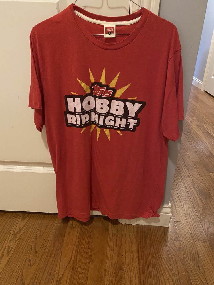Topps Hobby RIP Night L Men’s T Shirt Homage Embroidered on Sleeve