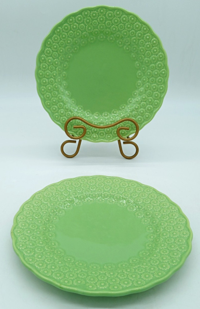 Vintage Bordallo Pinheiro Set of 2 Flora Green Daisy Salad Plates 8.5